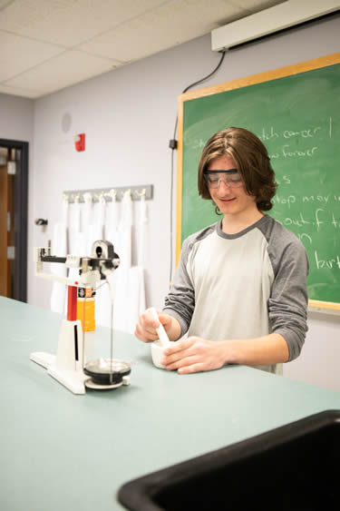 student-in-science-lab Student in science lab